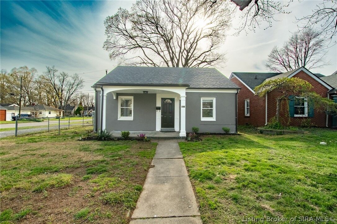 Property Photo:  901 Cherry Drive  IN 47130 