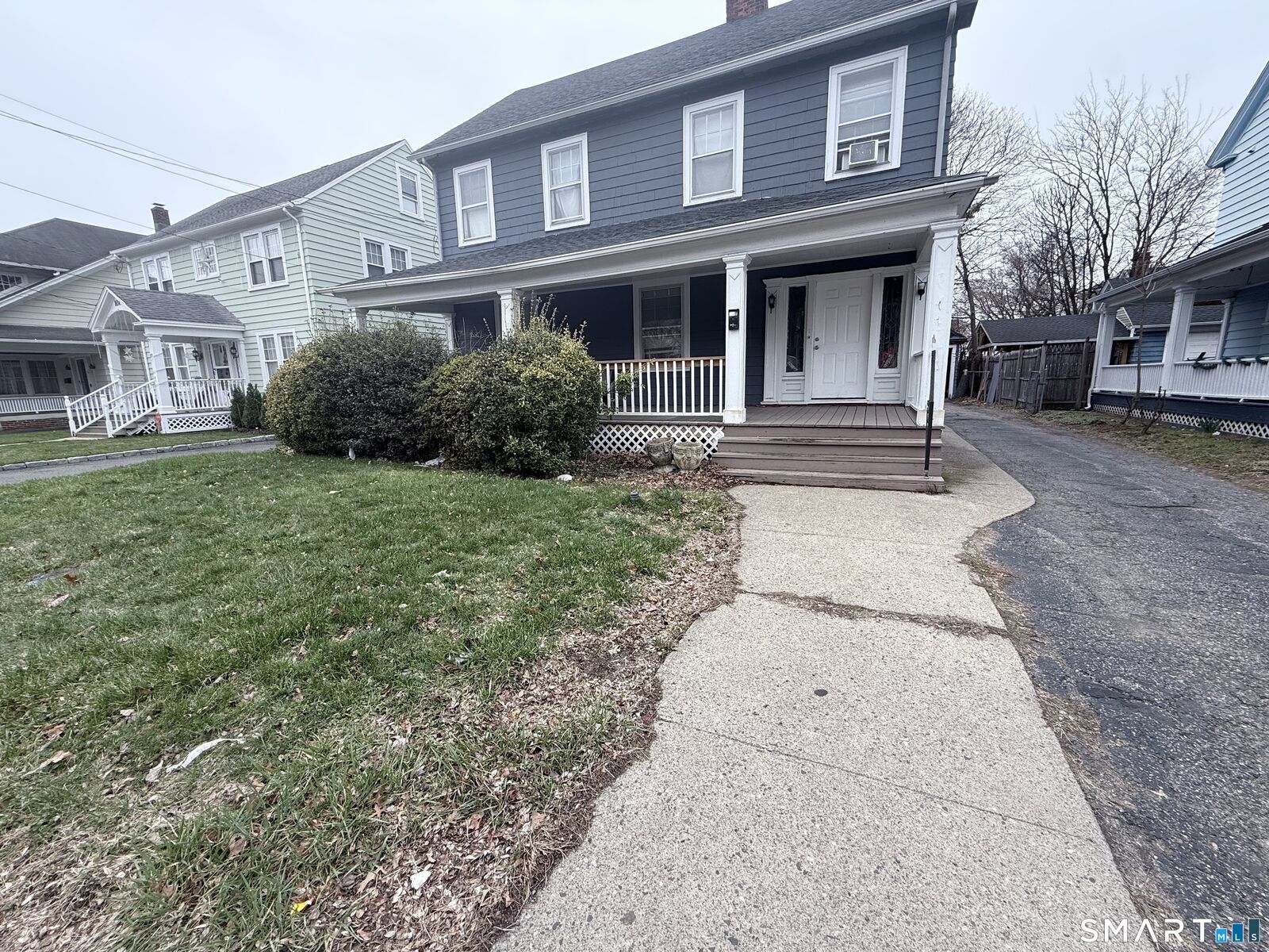 Property Photo:  111 Elmwood Place  CT 06605 
