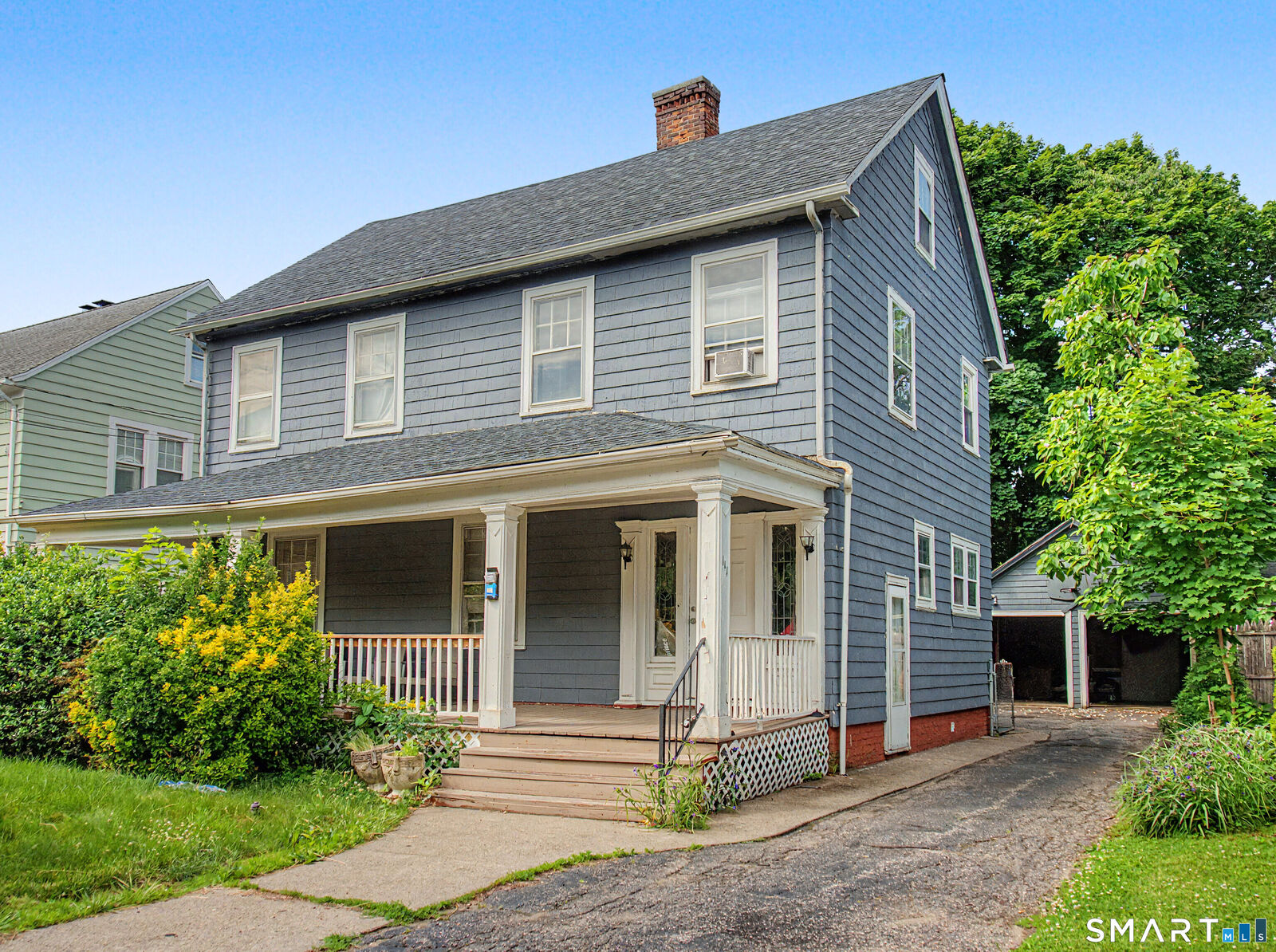 Property Photo:  111 Elmwood Place  CT 06605 