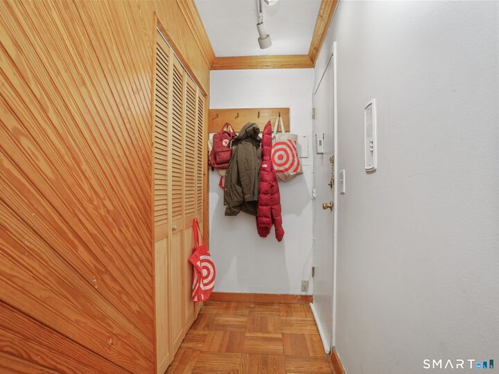 Property Photo:  87 Glenbrook Road 3B  CT 06902 