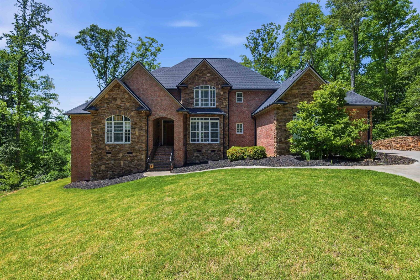 Property Photo:  413 Glocher Ct Court  SC 29369 