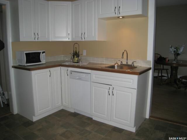 Property Photo: 1437 Argyle Street SK S4T 3S2