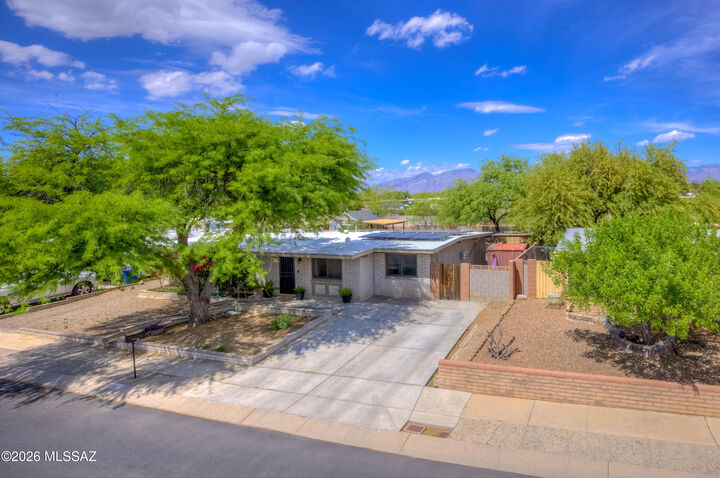 Property Photo:  8437 E Rolling Ridge Street  AZ 85710 