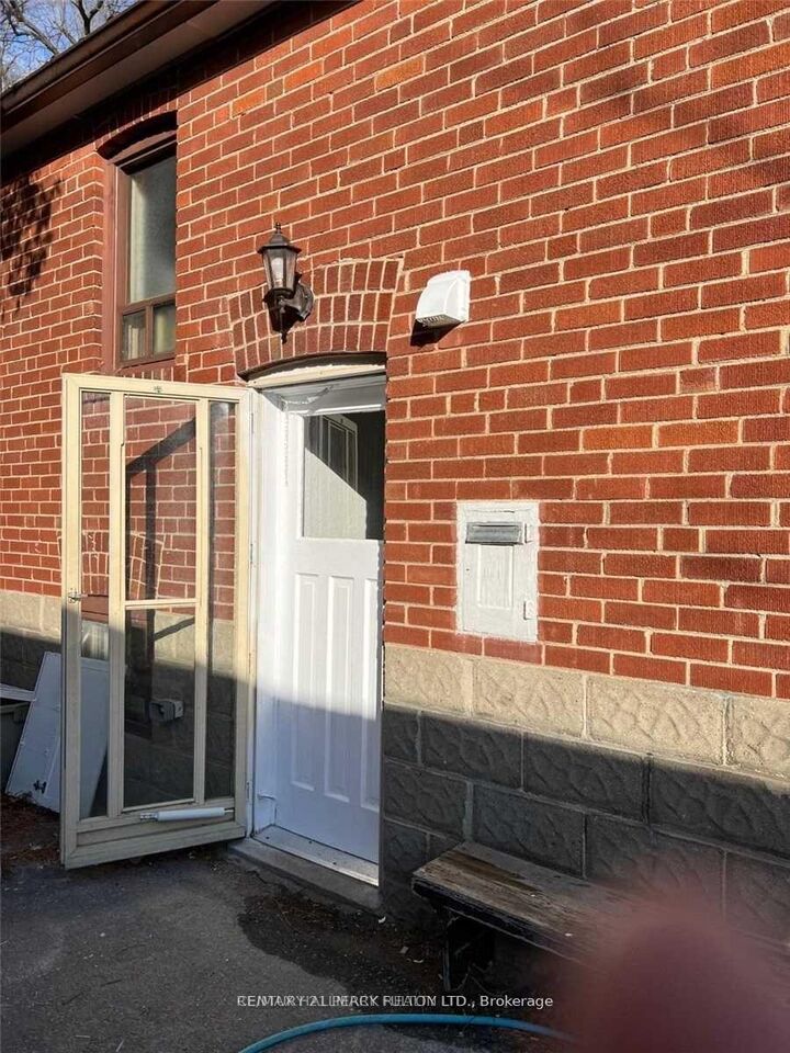 Property Photo:  48 Connaught Avenue  ON M2M 1G8 