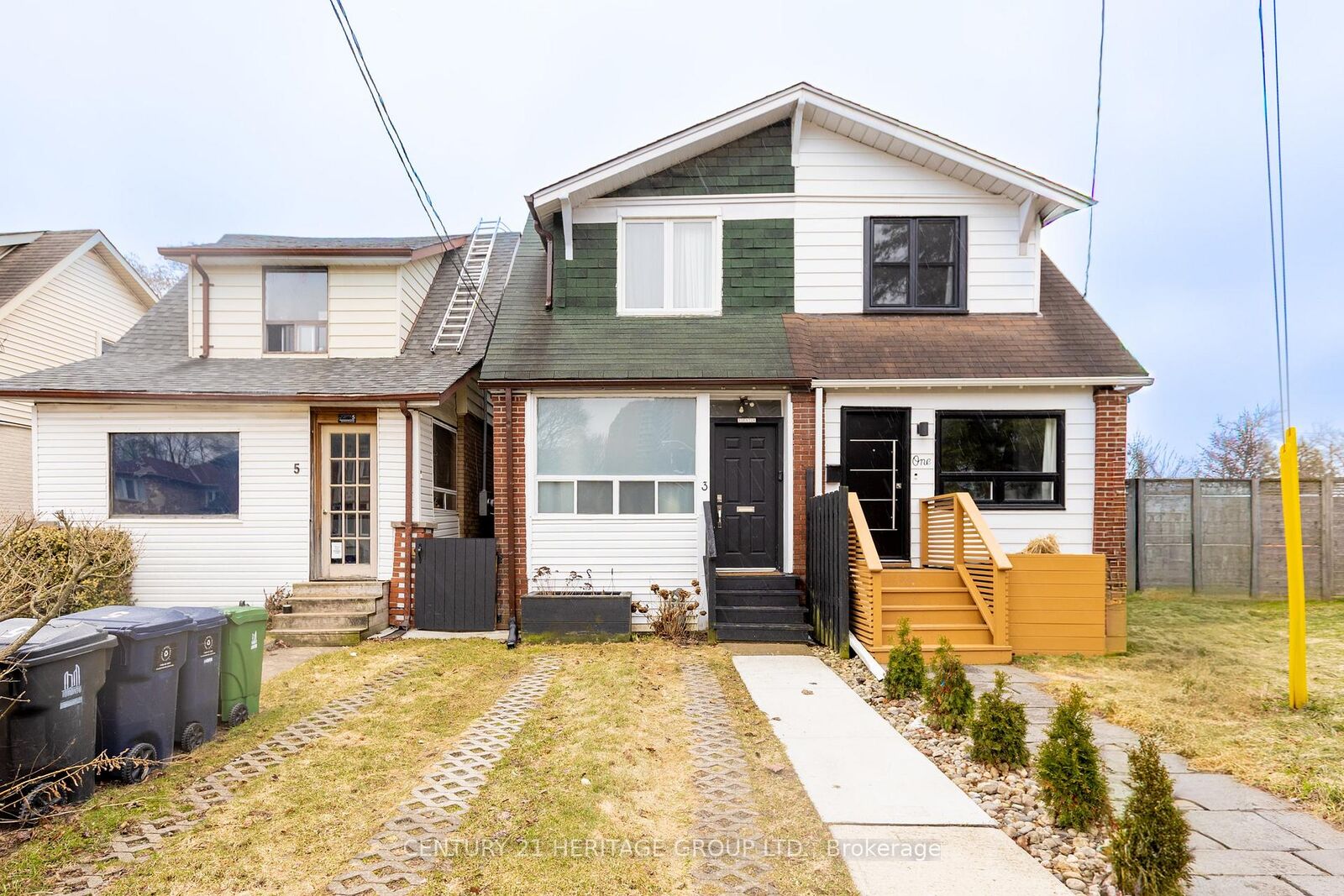 Photo de la propriété:  3 Denton Avenue  ON M4C 1T7 