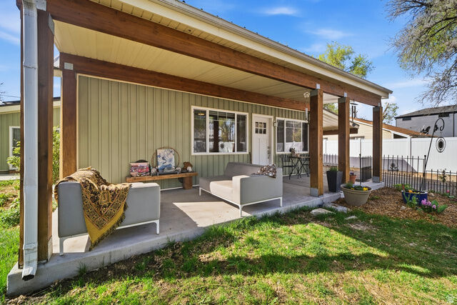 Property Photo:  360 E Sandy Park Cir  UT 84047 