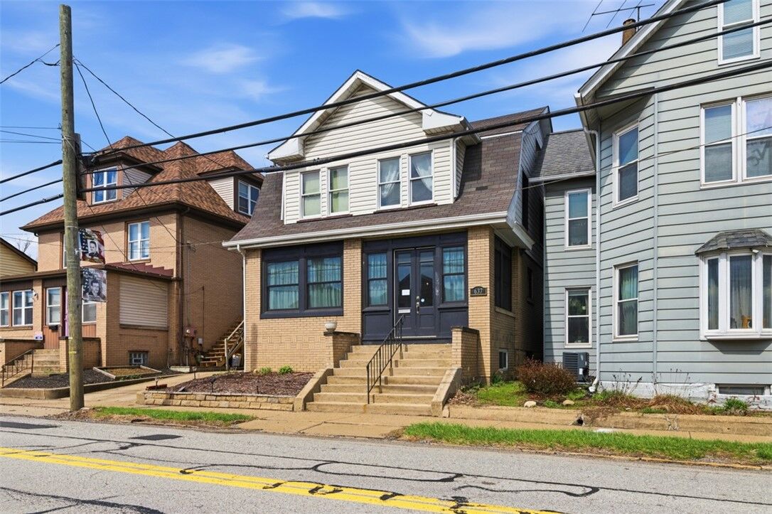 Property Photo:  637 E 10th Ave  PA 15084 