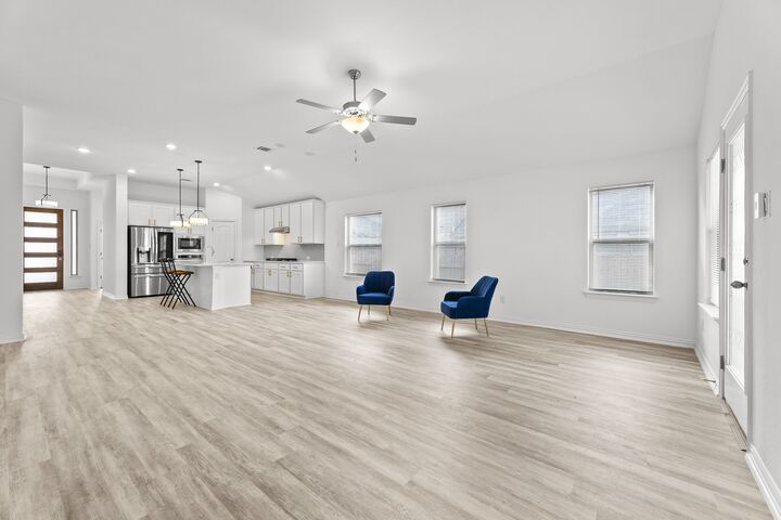 Property Photo: 489 Cherrystone Loop TX 78610