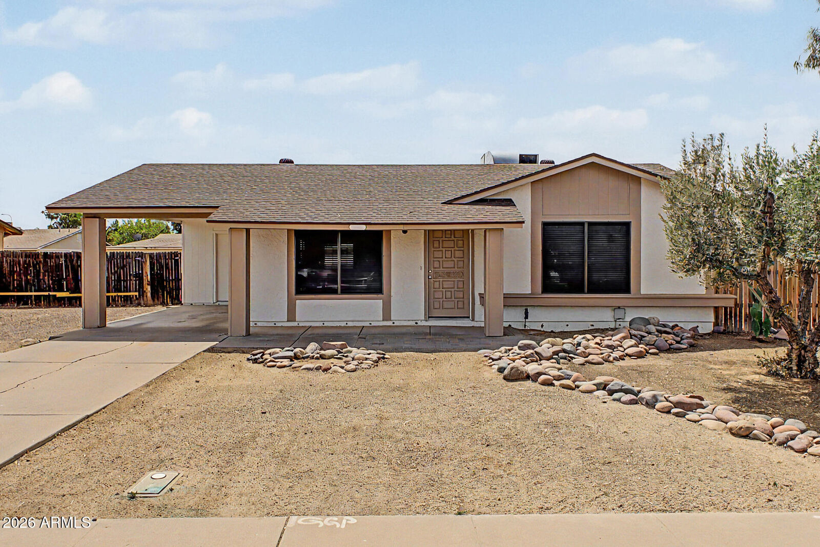 Property Photo:  307 W Rosal Place  AZ 85225 