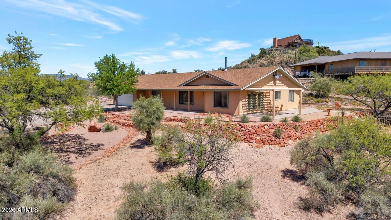 Property Photo: 949 Rabbit Run AZ 86324
