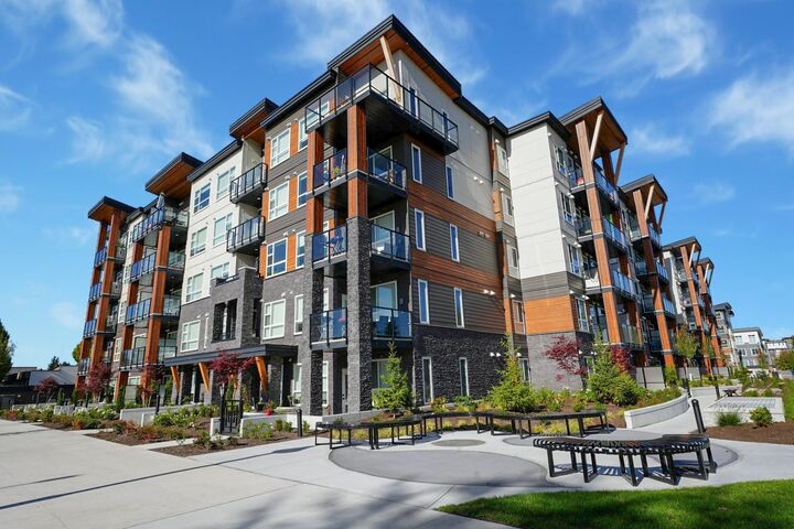 12109 223 Street 428 — photo 1