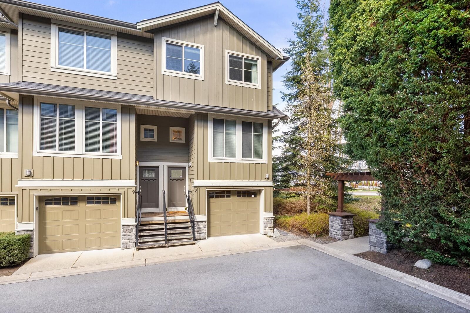 Property Photo:  3266 147 Street 8  BC V4P 1Z8 