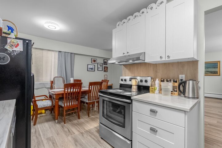 Property Photo: 515 Eleventh Street 101 BC V3M 4G4