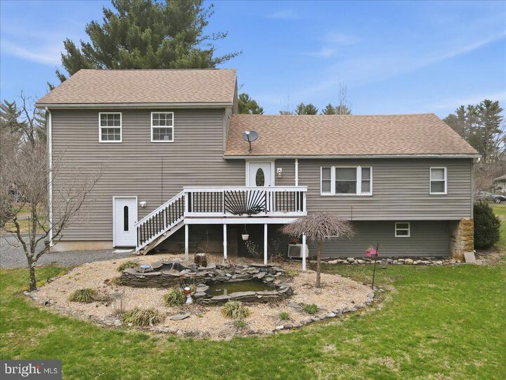 Property Photo: 1544 County Park Road PA 18331