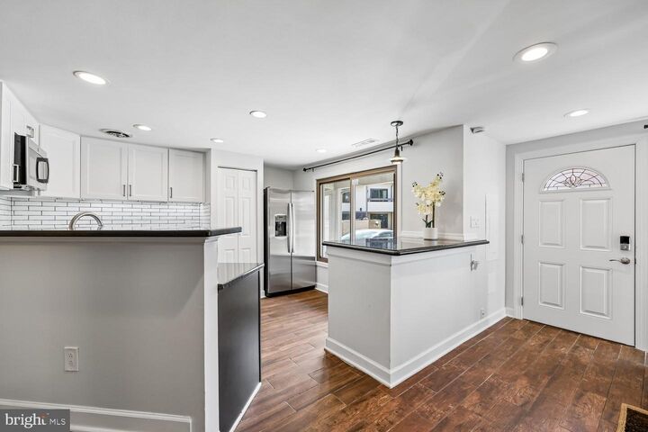 Property Photo:  18118 Kilrush Court  MD 20886 