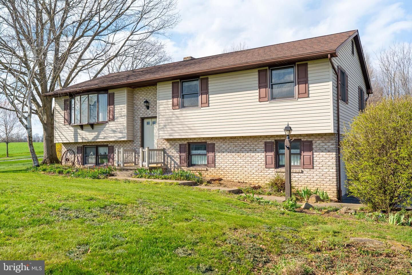 Property Photo:  181 Bomberger Road  PA 17543 