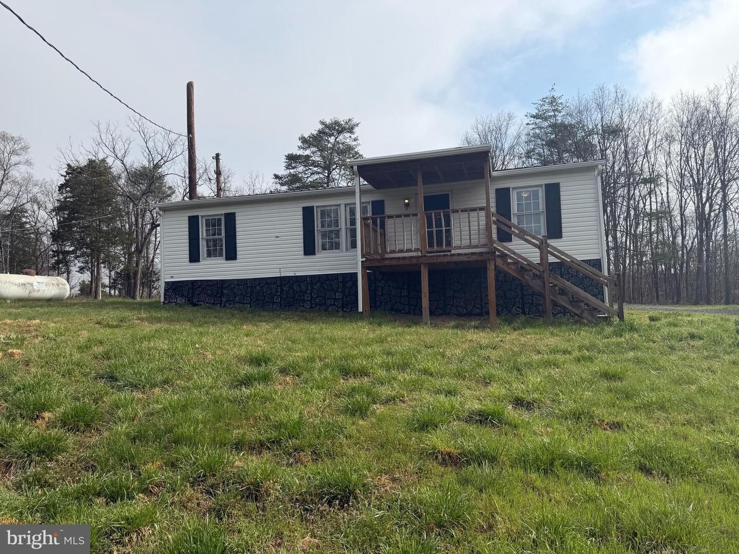 Property Photo: 401 Charles Way WV 26845