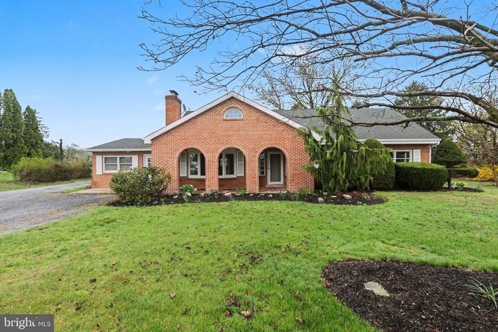 Property Photo: 205 N Middlesex Road PA 17013