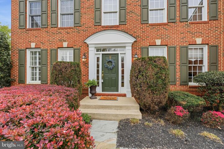 Property Photo:  5422 Sherman Oaks Court  VA 20169 