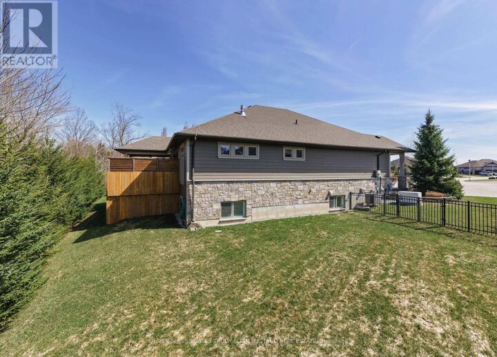 Property Photo:  46 Erin Place  ON N0M 1T0 