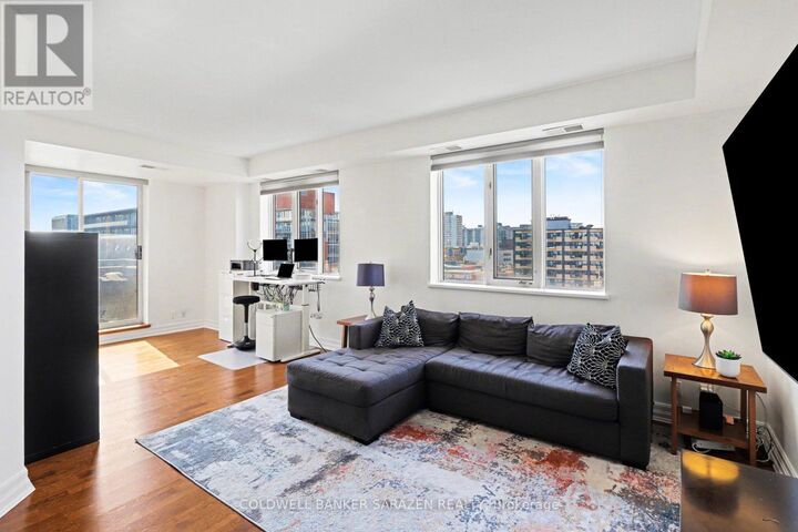 Property Photo:  320 McLeod Street 701  ON K2P 1A3 