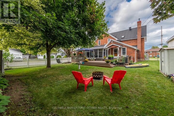 Property Photo:  256 A&B Flora Street  ON K7C 3M4 