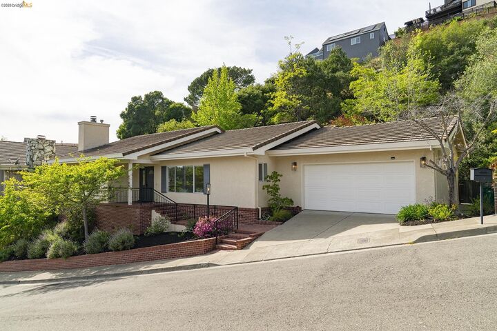 Property Photo:  6109 Fairlane Dr  CA 94611 