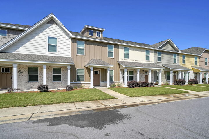 Property Photo:  400 Mattie M Kelly Boulevard 7  FL 32541 