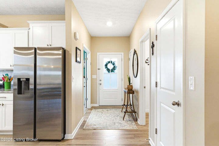 Property Photo:  1061 Stratton Way  KY 40065 