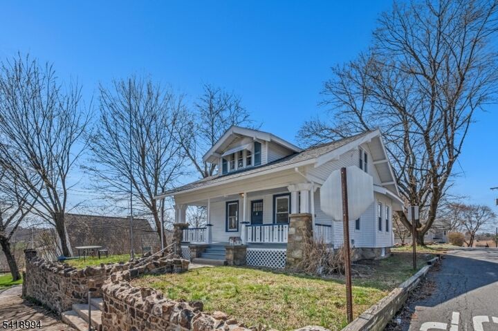 Property Photo:  52 Thomas St  NJ 08829 