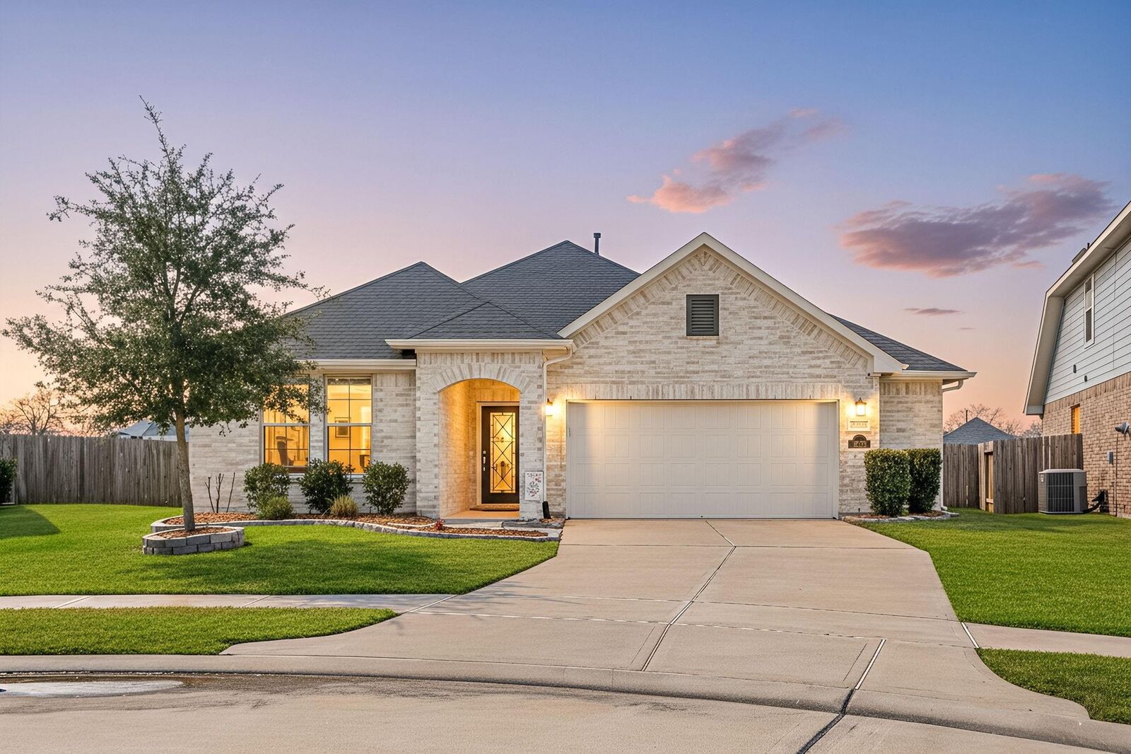 Property Photo: 8414 Divot Trace TX 77441