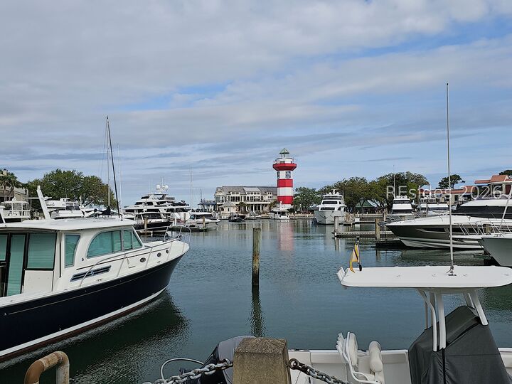 Property Photo:  81 Harbour Town Yacht Basin  SC 29928 