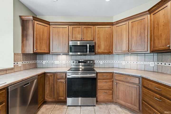 Property Photo:  320 Fiddlers Cove  IN 46825-2162 