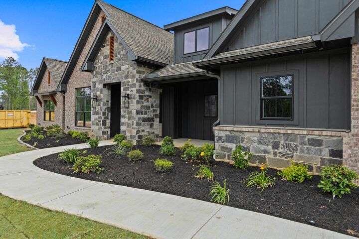 Property Photo:  220 Cottonwood Circle  TX 75605 