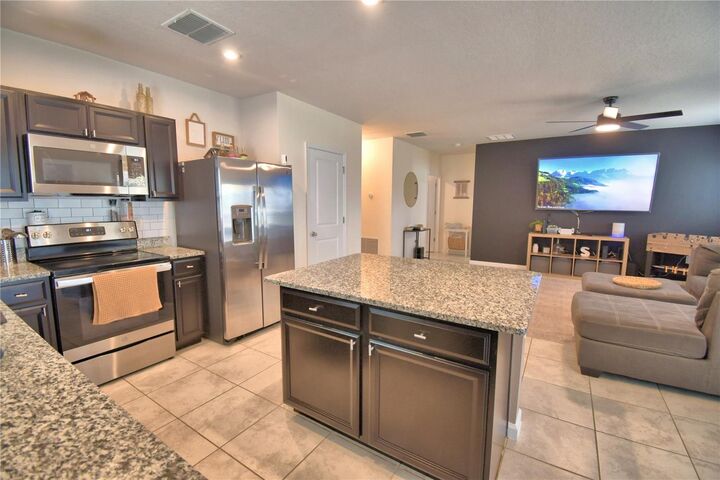 Property Photo:  542 Eagle Landing Boulevard  FL 33880 