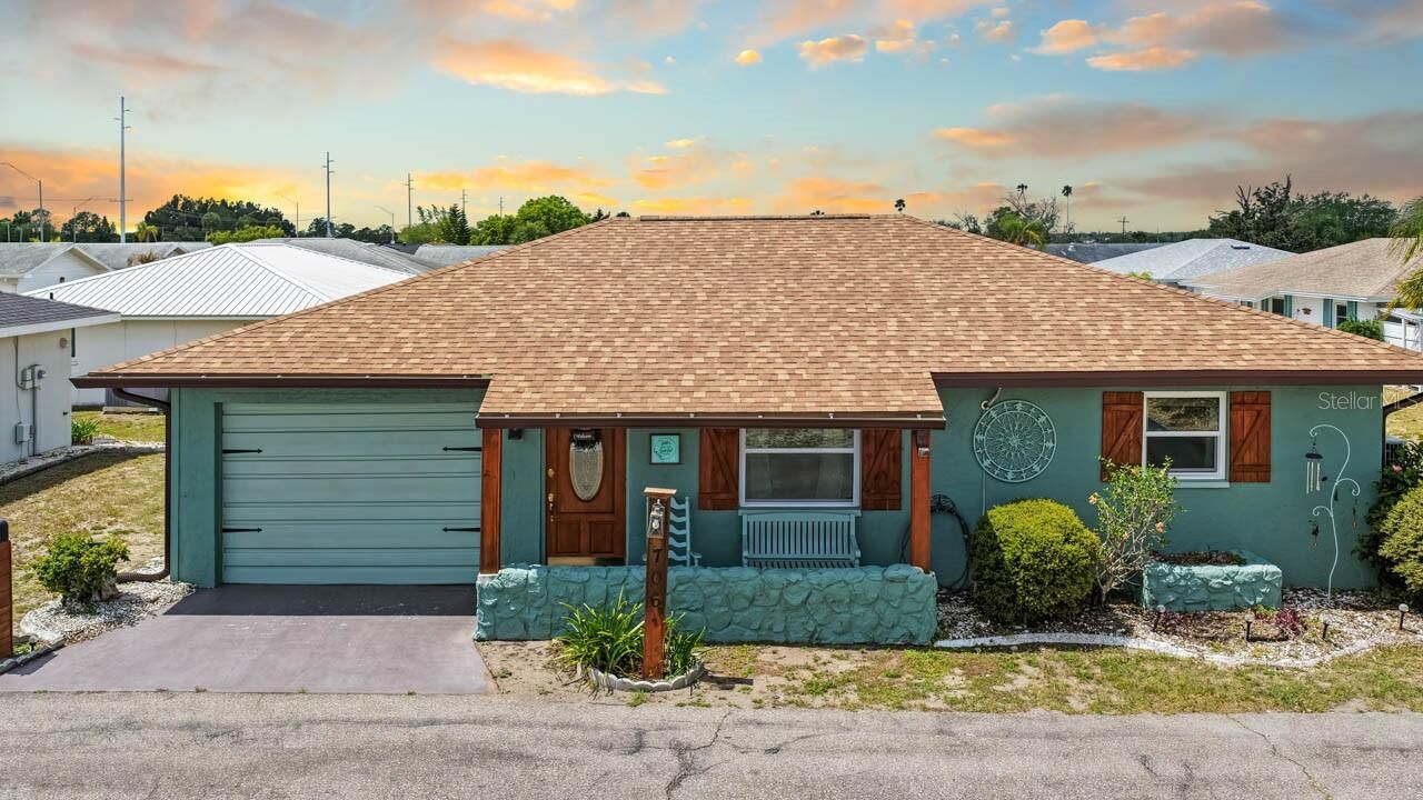 Property Photo:  706 W Brockton Place  FL 33573 