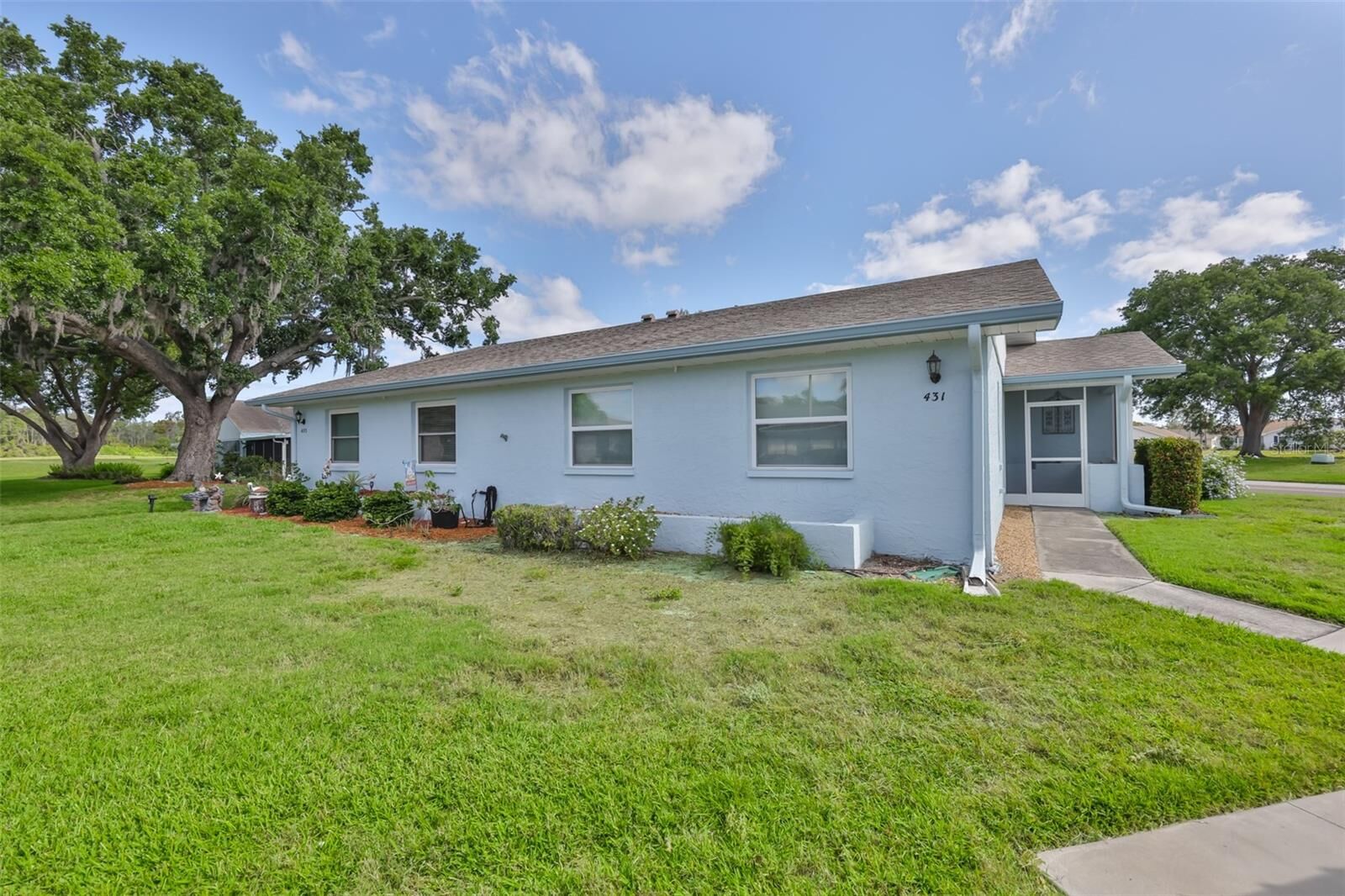 Property Photo: 431 Gloucester Boulevard 87 FL 33573