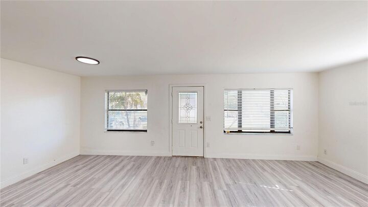 Property Photo: 4900 Elese Street FL 32811