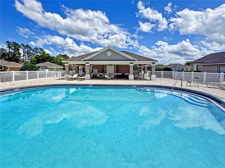 Property Photo: 5245 Gato Del Sol Circle FL 33544