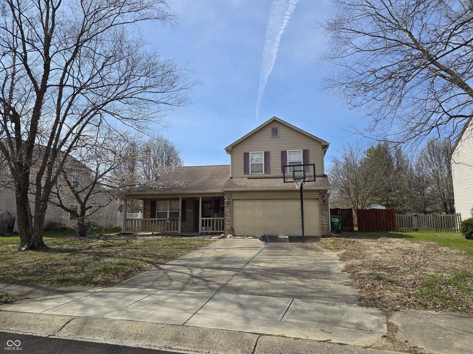 Property Photo:  1130 N Threshing Court  IN 46229 