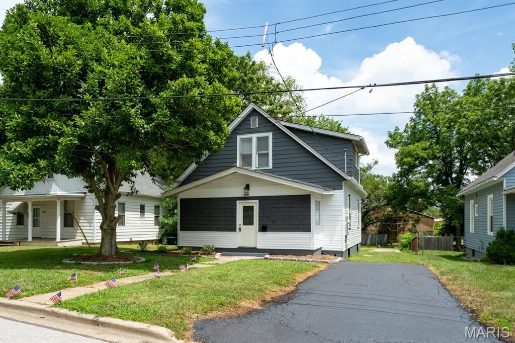Property Photo: 210 Springer Avenue IL 62025