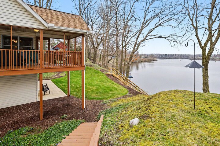 Property Photo: 9895 Lakeview Drive MI 49103