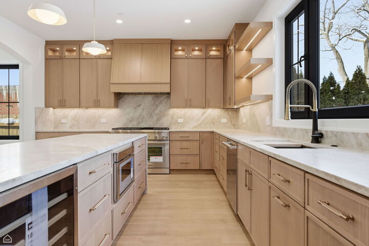 Property Photo: 1100 Lois Avenue IL 60068