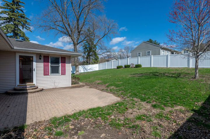 Property Photo: 1018 Tee Street IL 61021