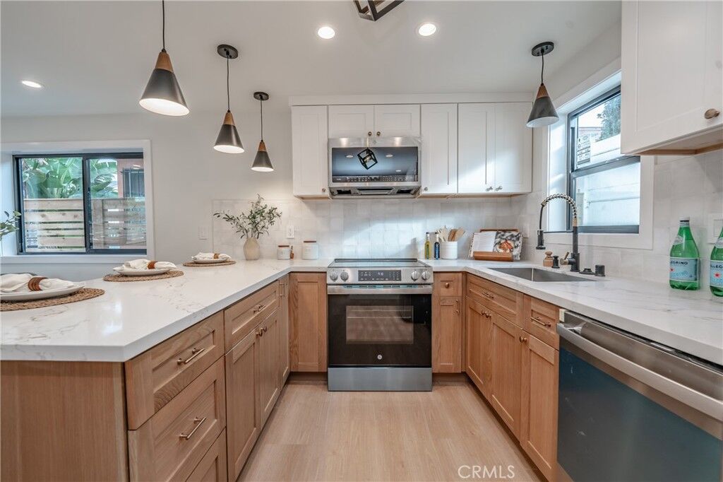 Property Photo:  1972 S Corning Street  CA 90034 