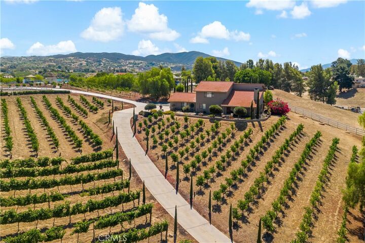 Property Photo:  40995 Via Fernando  CA 92592 