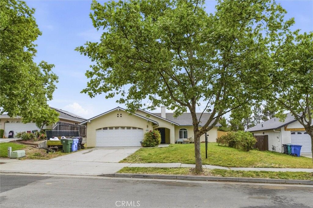 Property Photo: 1035 Pioneer Trail CA 93446
