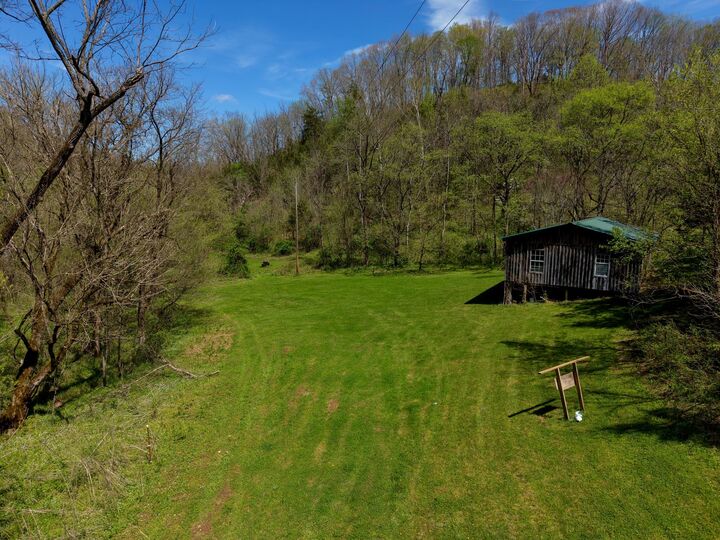 Property Photo:  321 Peytons Creek Rd  TN 37145 