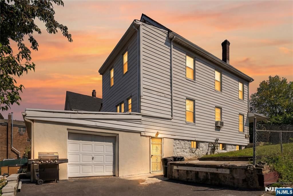 Property Photo:  539 Bergen Boulevard  NJ 07657 