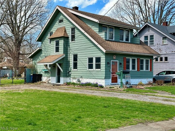 Property Photo:  1421 Ohio Avenue  OH 44004 